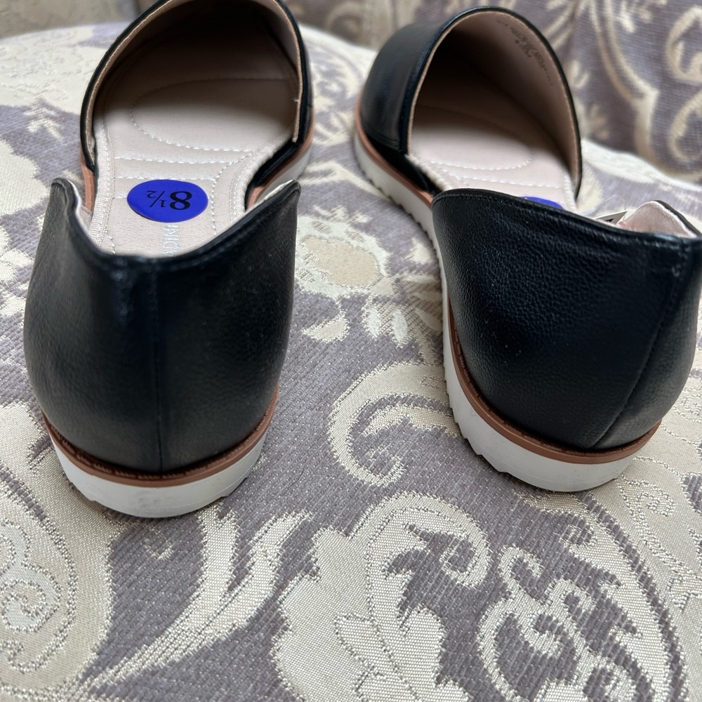 Adrienne Vittadini Black Leather Flats shoes Brand New 8.5 sz for all occasions - Picture 8 of 11